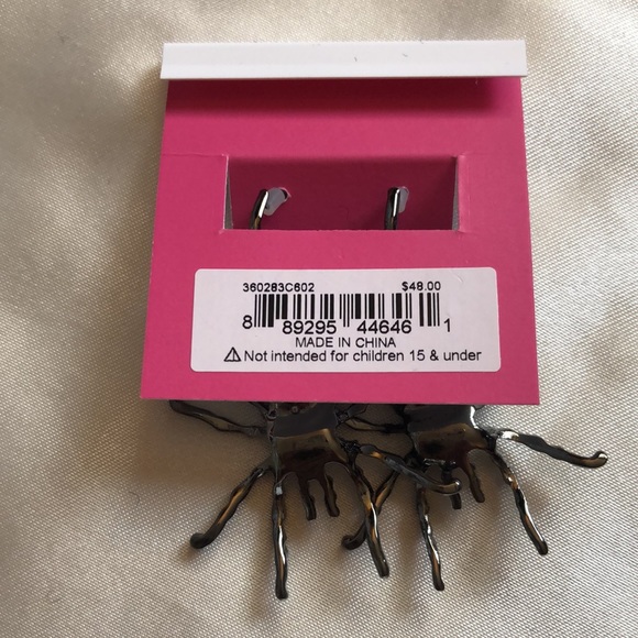 Betsey Johnson Hematite Tone Glampire Spider Drop Earrings Crystal Accents NWT - Picture 10 of 11